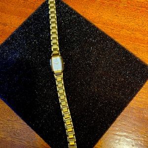 Vintage Seiko 25th Anniversary Gold Tone watch.